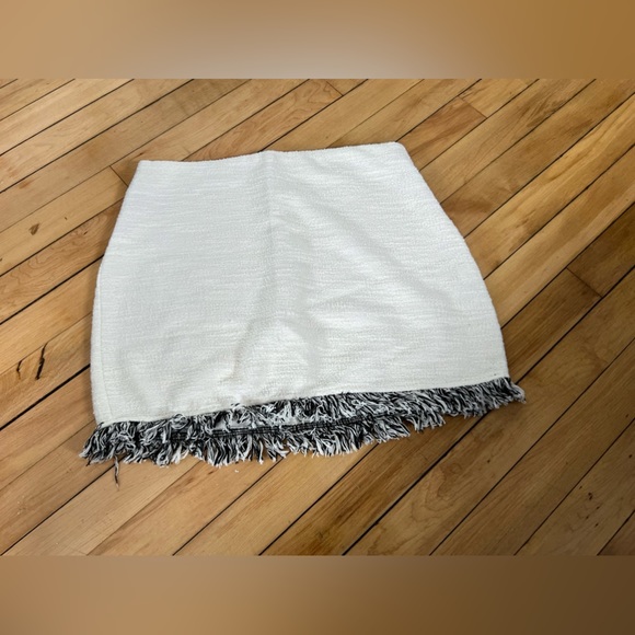 Zara Dresses & Skirts - Zara Trafaluc tweed white with black fringe hem mini skirt